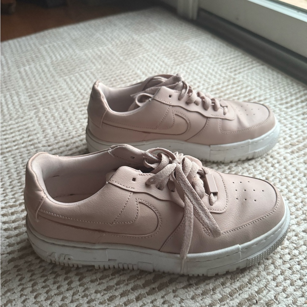 Nike Women's Athletic Shoes in Light Pink and White